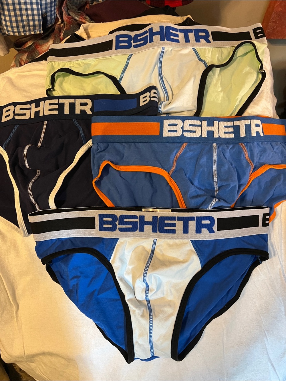 BUNDLE OF 4 PAIR WIDE BAND LOW RISE MODEL BRIEFS SIZE XL NEW NOT WORN